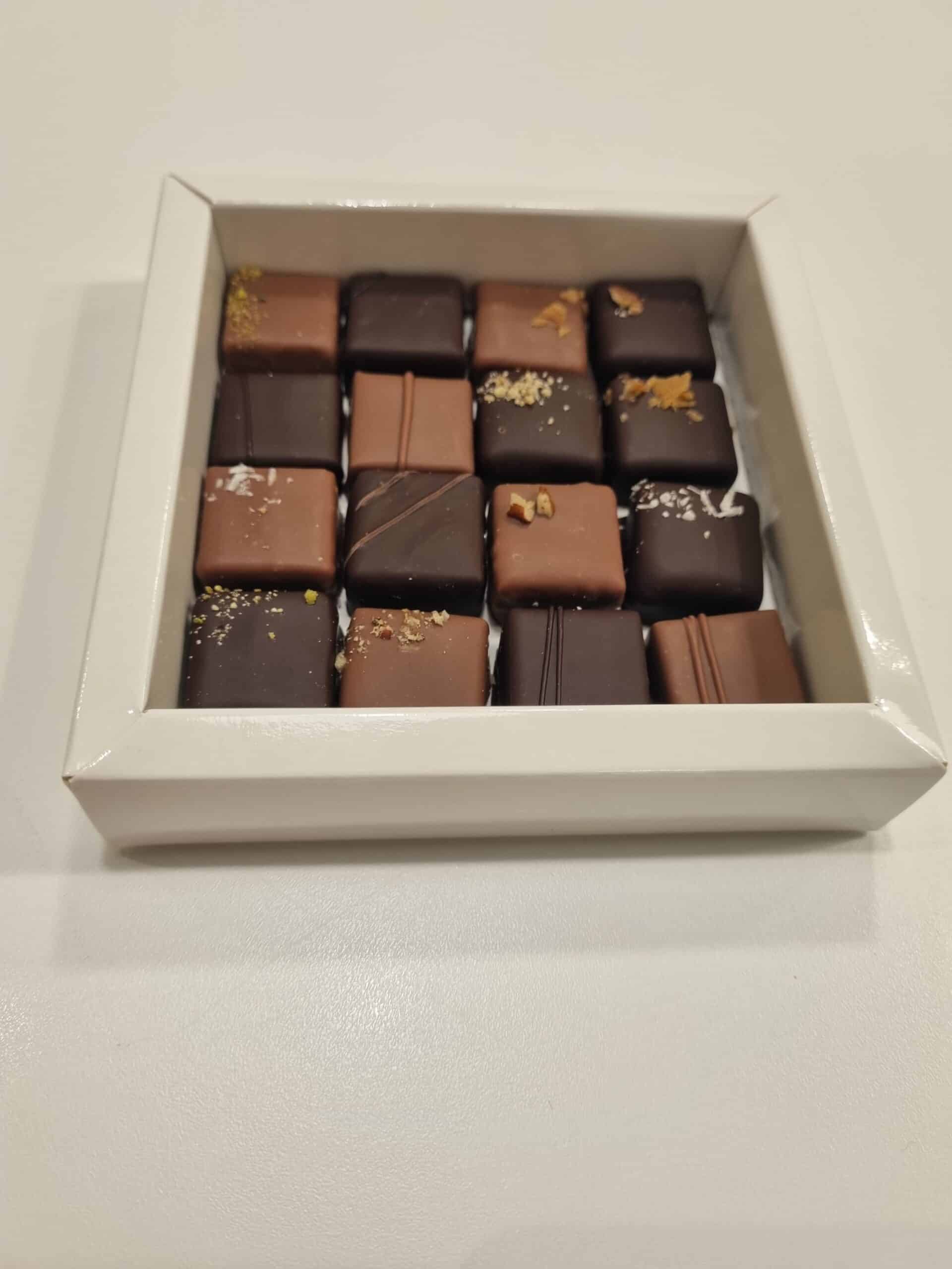 Boîte chocolat – 16 bonbons