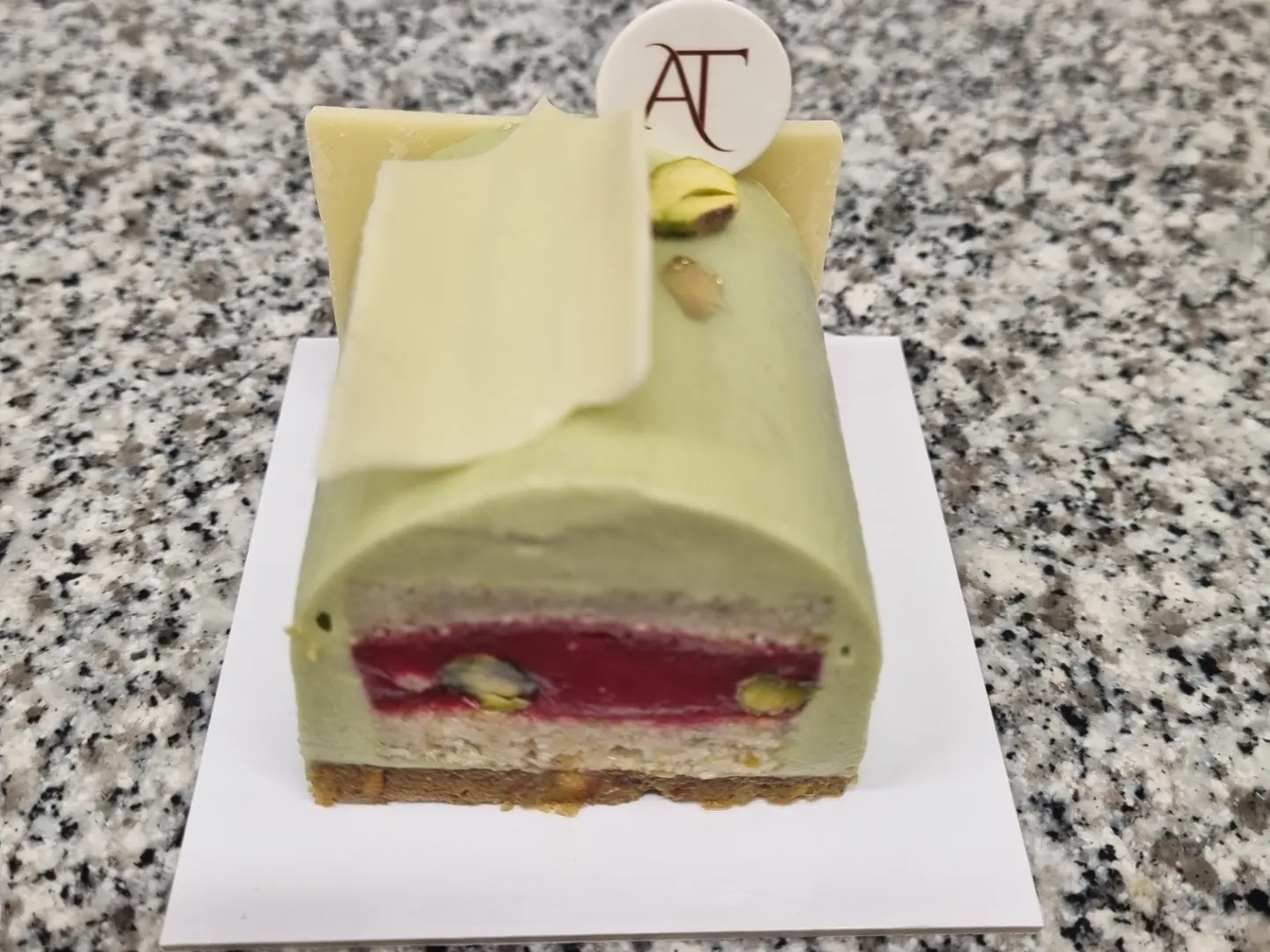 Bûchette Pistache d’Iran et Framboise