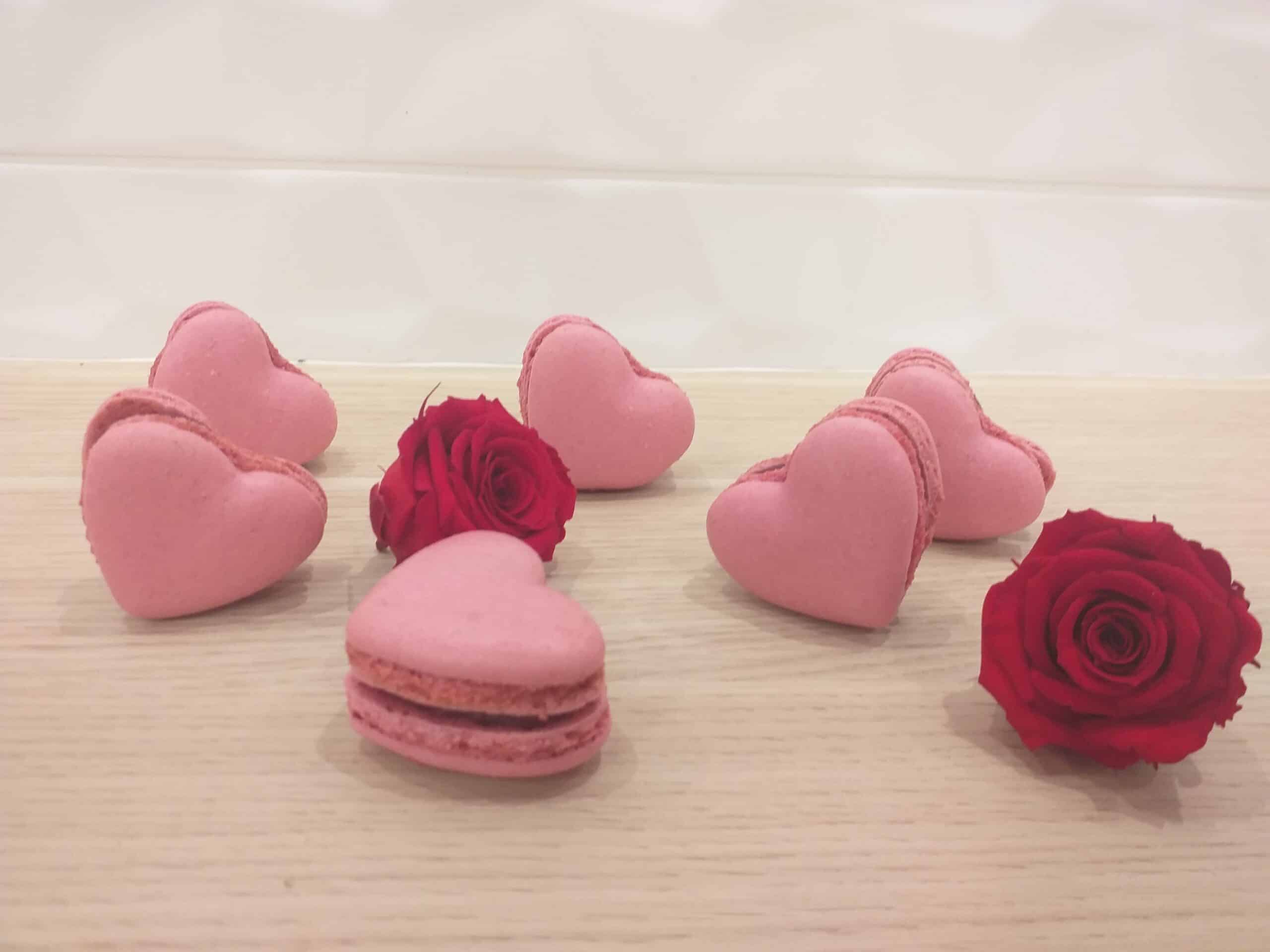 Coffret de 6 macarons en forme de coeur